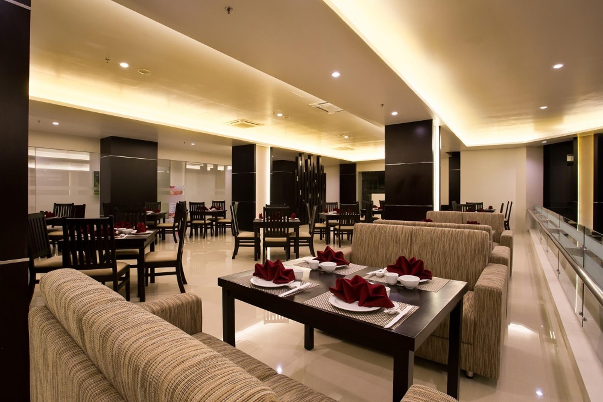 โรงแรมโกลเดน พาเลซ ลมบ็อก มาตารัม ภายนอก รูปภาพ