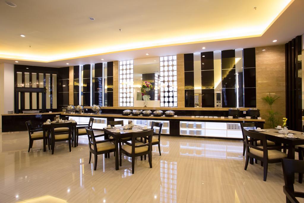โรงแรมโกลเดน พาเลซ ลมบ็อก มาตารัม ภายนอก รูปภาพ