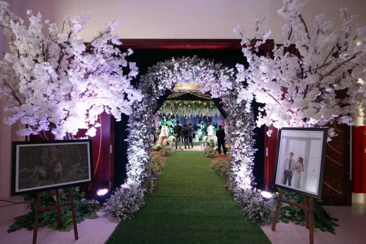 โรงแรมโกลเดน พาเลซ ลมบ็อก มาตารัม ภายนอก รูปภาพ